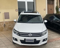 Volkswagen Tiguan 2.0 tdi Sport Bluemotion Technology 140cv "Tetto apribile/panoramico - navigatore"