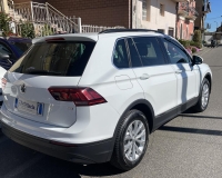 Volkswagen Tiguan 1.6 TDI 115 Cv Style" Tetto Panoramico apribile- km 37832"