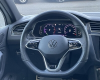 Volkswagen Tiguan R-Line 2.0 TDI SCR (150 CV) DSG Fari IQ.LIGHT LED MATRIX--Digital Cockpit Pro 10,25", Navigatore,Telecamera post."