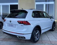 Volkswagen Tiguan R-Line 2.0 TDI SCR (150 CV) DSG Fari IQ.LIGHT LED MATRIX--Digital Cockpit Pro 10,25", Navigatore,Telecamera post."